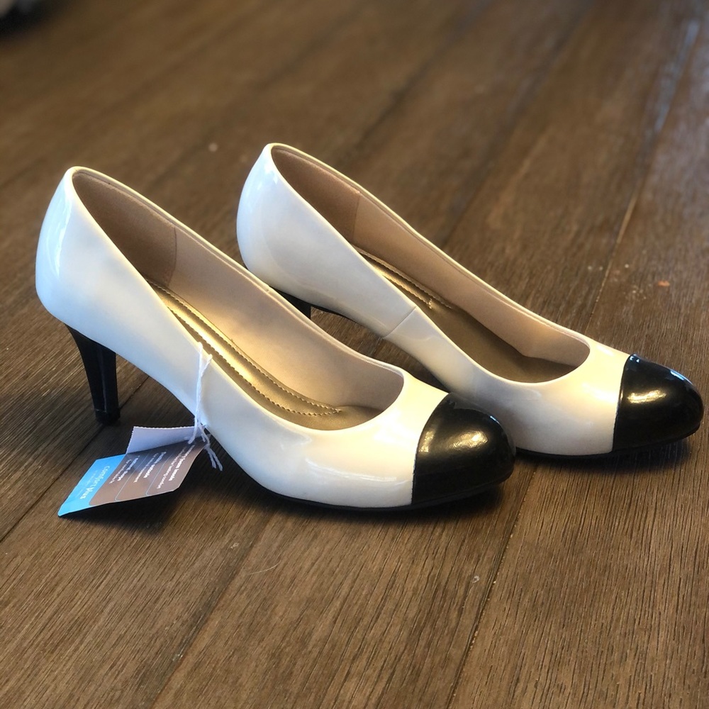 Black and white ComfortPlus by Predictions Heels